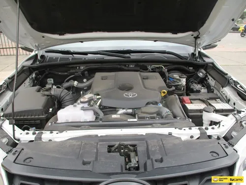 Toyota Fortuner Black Edition 4x2 2.4cc At Aa