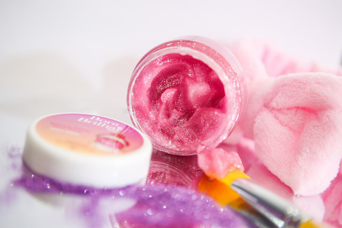 Máscara Facial Rosa Com Brilho Para Criança + Kit Skincare