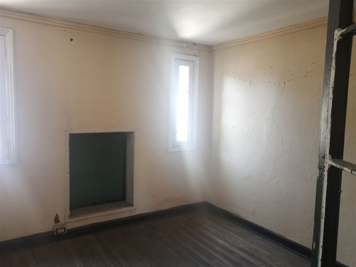 Casa En Arriendo De 11 Dorm. En Santiago