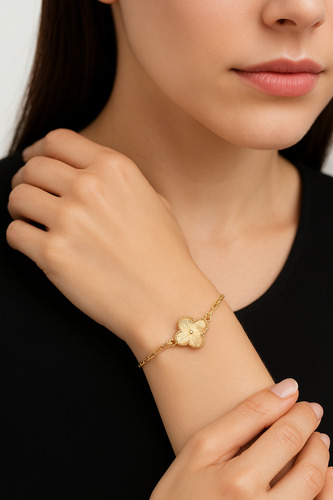 Pulseira Feminina Dourada Com Pingente Flor De Trevo 4 Folha