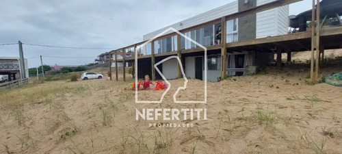 Venta Casa 2 Dormitorios Frente Al Mar En Punta Del Diablo