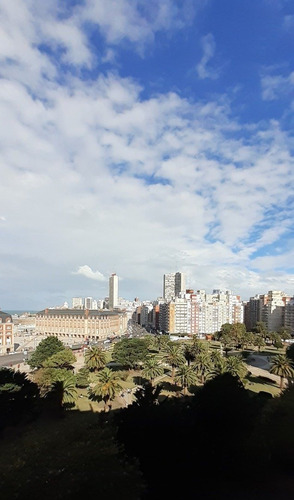 Imagen 2 de 4 de Frente A La Plaza Colón, Y Con Vista Plena A La Misma Y Al Mar, Gran Departamento De 2 Ambientes A La Calle Con Cochera, A Estrenar