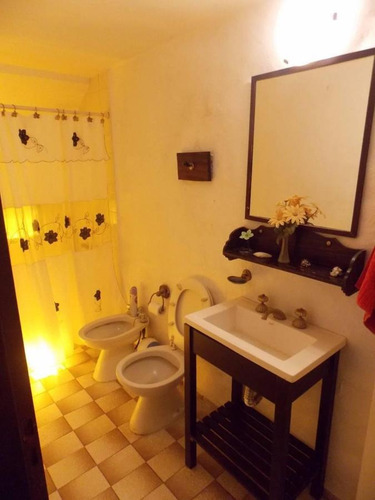 Imagen 18 de 30 de Casa En Venta - 2 Dormitorios 2 Baños - 115 M2 - Abasto