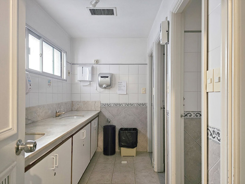 Oficina - Alquiler O Venta - Centro - Oportunidad