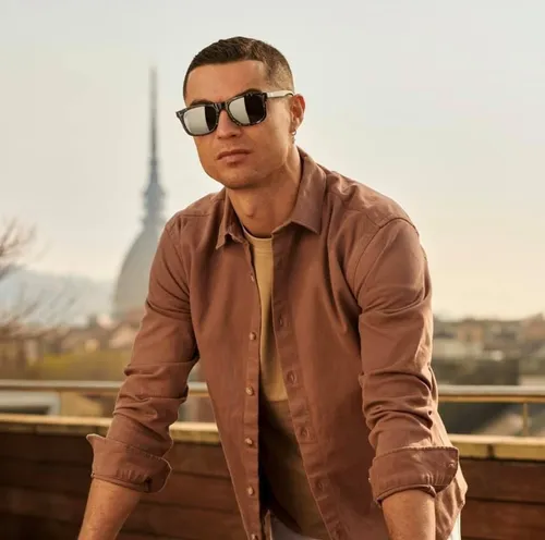 Cr7 con gafas hot sale
