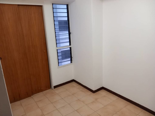 Imagen 10 de 21 de Se Alquila Apartamento En Manzanares