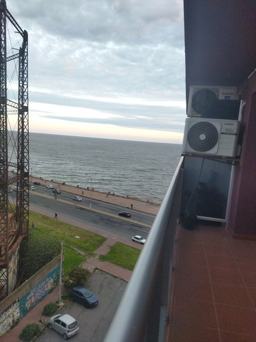 Apto Dos Dorm Balcón Al Frente Sexto Piso A La Rambla