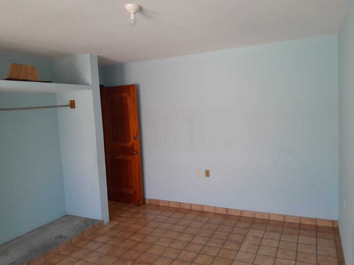 ¡casa En Renta De Dos Niveles!