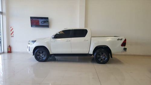 Toyota Hilux 2.8 Cd Srv 177cv 4x4 At