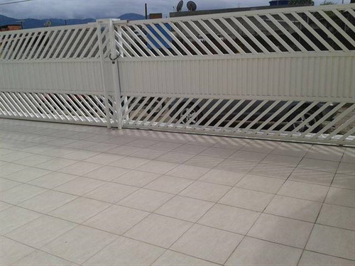 Imagem 1 de 30 de Sobrado Novo Em Condominio, Contendo 2 Quartos, Suite, Lavabo, E Garagem Para 1 Carro. - Hm1394
