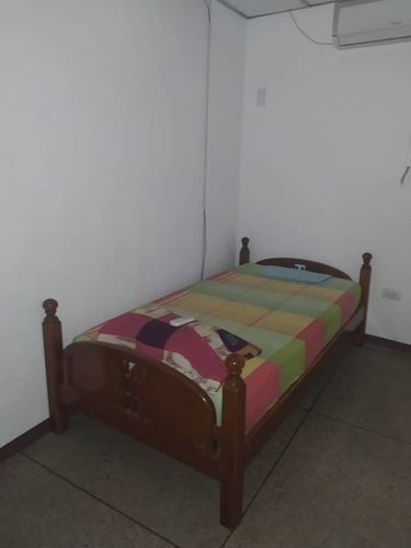 Imagen 14 de 20 de Perfecto Para Remodelar En Pleno Centro De Maracay Espacioso Apto.170 Mts2