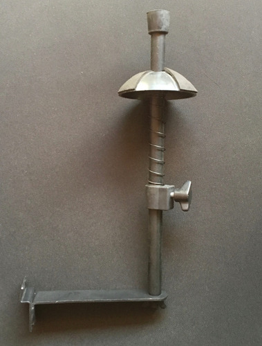 Imagen 2 de 2 de Paral / Stand Para Trompeta O Trombón Pared Acanalada