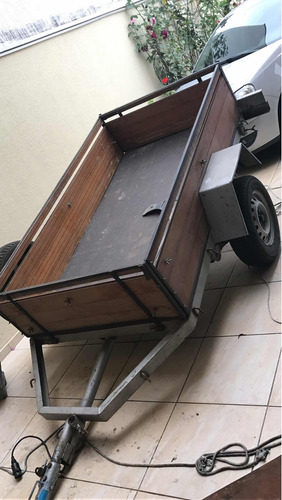 Reboque / Carretinha Fazendinha Com Baú