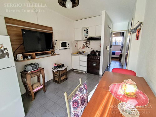 Imagen 3 de 10 de Oportunidad. Departamento De Un Dormitorio En Venta - República De La Sexta