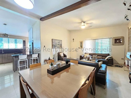 Se Vende Casa Quinta San Jacinto Maracay 24-10972 Ec