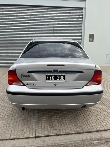 Imagen 11 de 14 de Ford Focus 1.6 Ambiente
