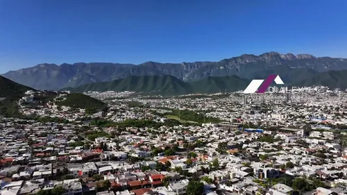 Venta Residencia De 3 Niveles En Las Aguilas Residencial En Zona Contry Monterrey - 607 M2