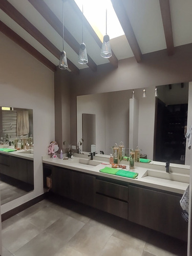 Finca En Unidad Cerrada En Venta En Rionegro (sector San Antonio)