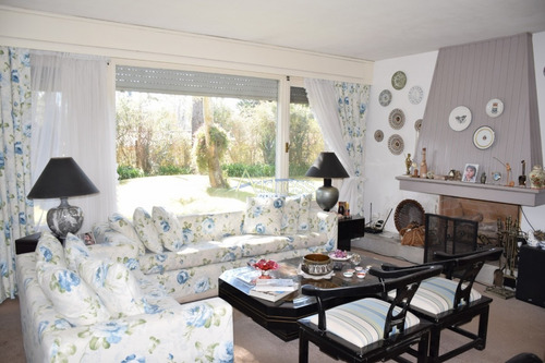 Casa En Country, 4 Dormitorios *- Ref: 3163