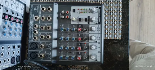 Consola Mezcladora Behringer Xenyx 802 8 Canales 2 Buses (Usado)