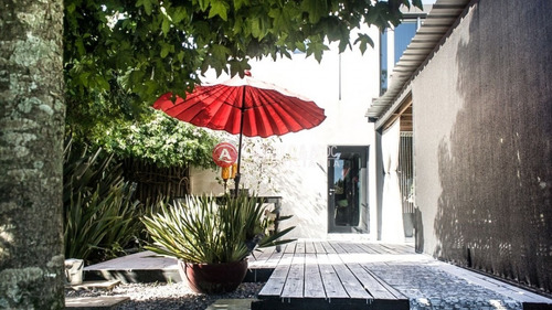 Casa En Venta Y Alquiler, Mansa, Punta Del Este, 6 Dormitorios.- Ref: 6411