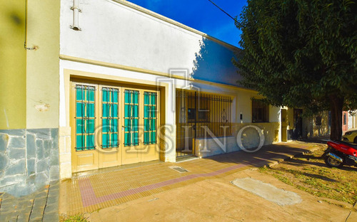 Casa En  Venta- 72 E/ 115 Y 116, La Plata