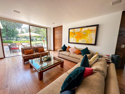 Hermosa Casa Con Vista Al Club De Golf Country Club. 40971