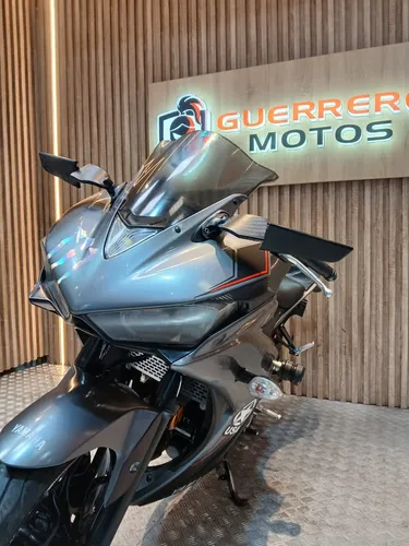 Yamaha R3 320 2017