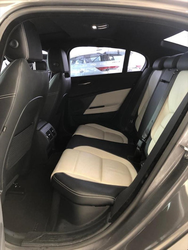 Jaguar Xe 2.0 16v Ingenium P250 R-sport