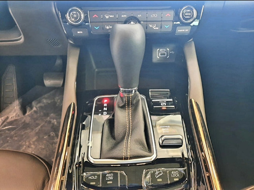 Imagen 9 de 20 de Jeep Commander 2023 2.0 Td380 At9 4x4 7pas Overland