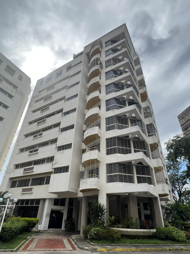 Venta Apartamento En Jardin Mañongo Al Frente Del Sambil