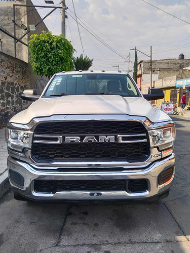 RAM 4000 5.7 Chasis Cabina Pl 4x2 Mt