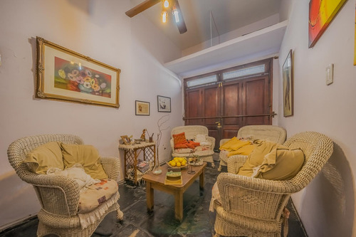 Venta Ph Tipo Casa 4 Ambientes Colegiales Cochera Y Patio