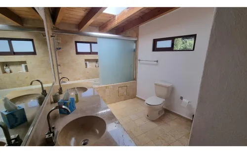 Casa Funcional Y Práctica En Venta, Centro De Avandaro