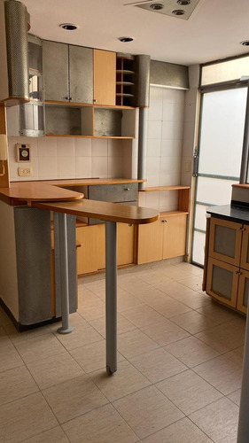 Oportunidad ! Departamento En Venta De 3 Ambientes Con Patio
