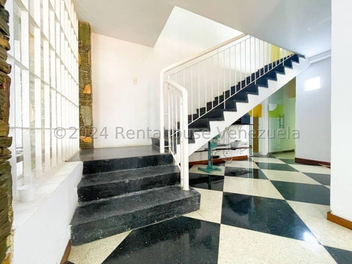 Casa Comercial En Alquiler Chuao Mls #24-21398 Bm