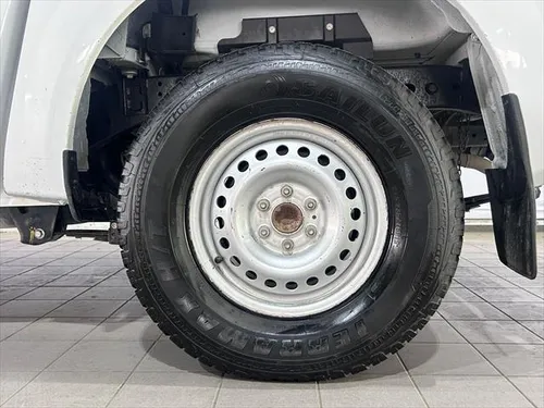Nissan NP300 2.4 Doble Cabina Se Aa Pack Seg Mt