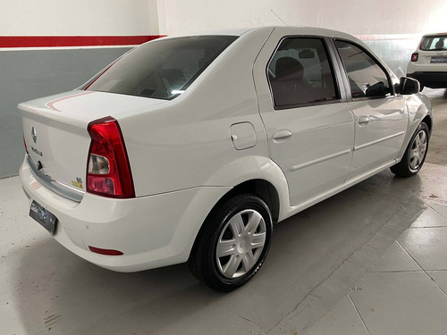 Imagem 8 de 10 de Renault Logan 1.6 Expression 8v Flex 4p Manual