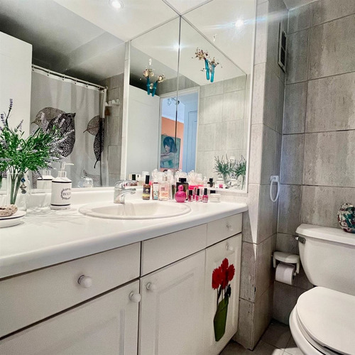 Departamento En Venta De 3 Dorm. 2 Baños En Las Condes
