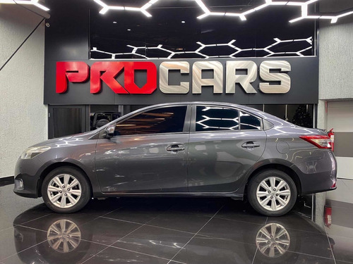 Imagen 3 de 8 de Toyota Yaris E