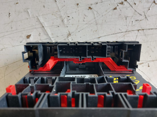 Modulo De Fusibles Interior Volkswagen Bora 2.5 Automático (Usado)