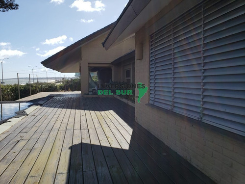 Casa En Excelente Estado, Con Vista Al Mar- Ref: 29