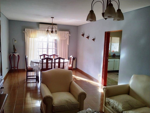 Imagen 3 de 14 de Venta - Amplio Departamento 3 Ambientes - Centro - Monte Grande