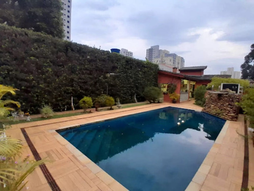 Sobrado Com 4 Dormitórios, Piscina E Churrasqueira