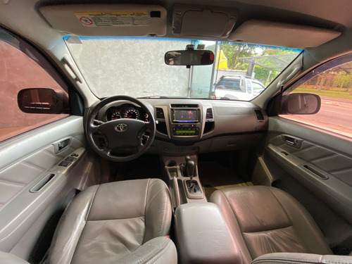 Imagem 10 de 11 de Toyota Hilux Cd Srv 3.0 Tdi 4x4 Diesel Aut. 2011