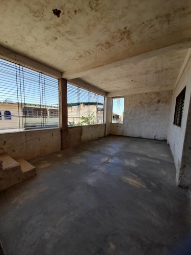 Imagen 11 de 14 de Altacasa Vende Casa En La Av. Aranzazu Valencia
