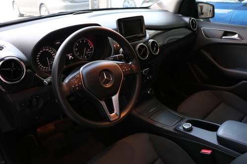 Imagen 6 de 12 de Mercedes Benz B200 Style