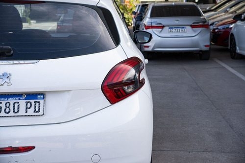 Peugeot 208 ACTIVE 1.6N 208 ACTIVE 1.6N