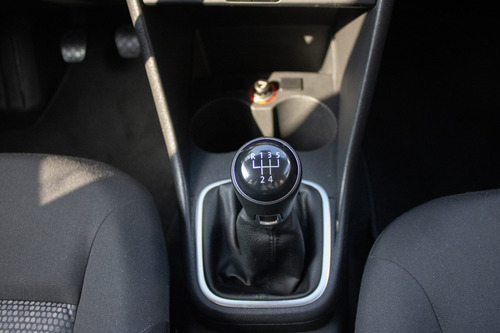 Imagen 5 de 8 de Volkswagen Polo Comfortline Plus L4 1.6l Abs Ba Ac Tm 2020