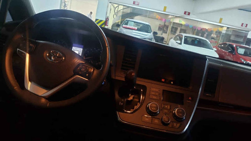 Imagen 10 de 11 de Toyota Sienna 2016 5p Limited V6/3.5 Aut